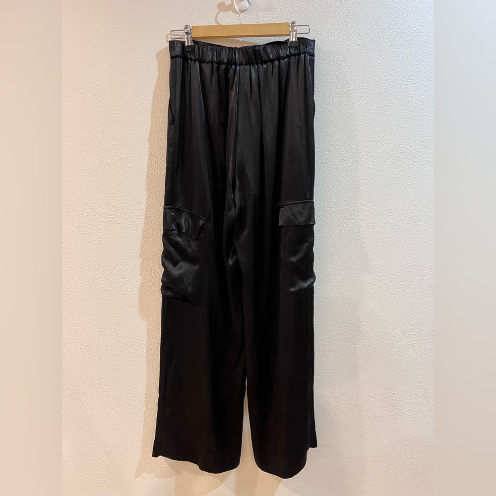 Zara satin silk like black wide leg cargo pants size medium - Picture 10 of 10